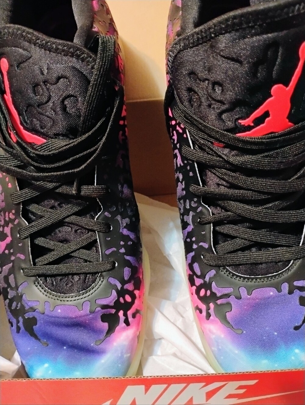 Nike Black and Purple Women's Athletic Like New Shoes - Picture 7 of 9
